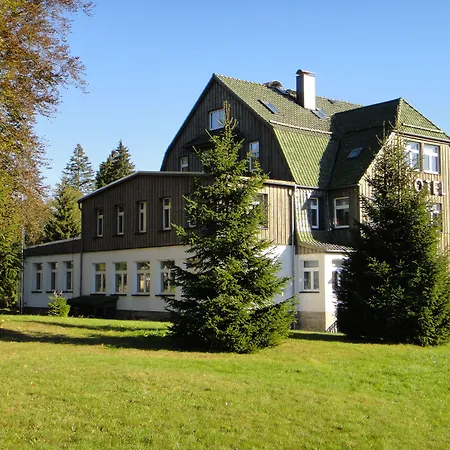 Waldhotel Auszeit Mit Restaurant & Cafe 4* Tanne
