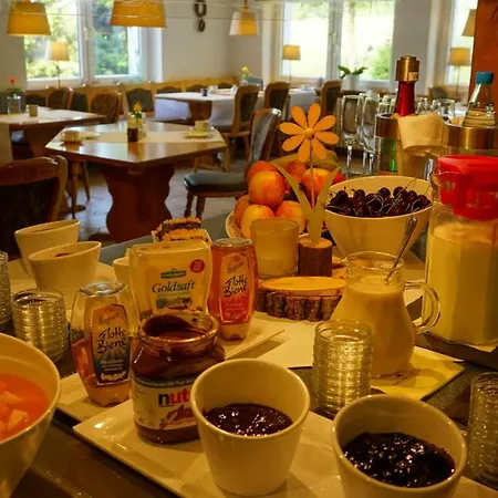 Waldhotel Auszeit Mit Restaurant & Cafe 4* Tanne